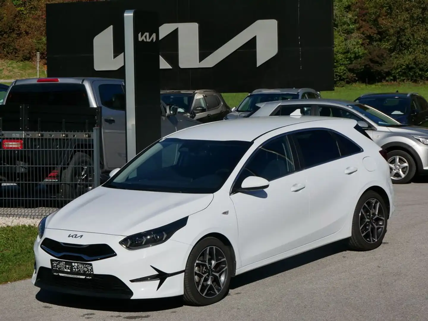 Kia Ceed / cee'd 1,0 T-GDI GPF Silber Weiß - 1