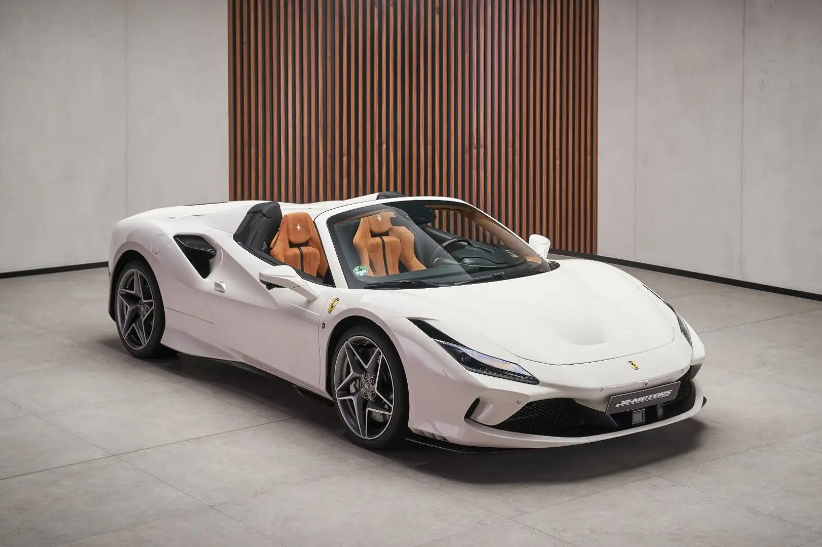 Ferrari F8 Spider Carbon Racing Seats Display Lift LED Weiß - 1