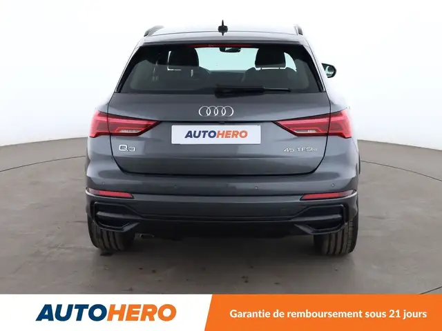 Audi Q3 view 4