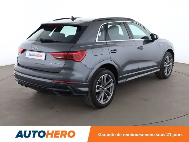 Audi Q3 view 5