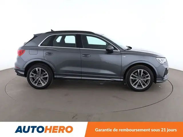 Audi Q3 view 6