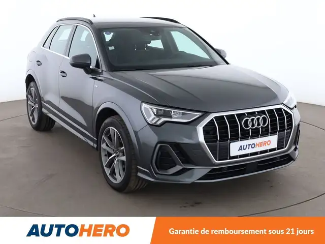 Audi Q3 view 7