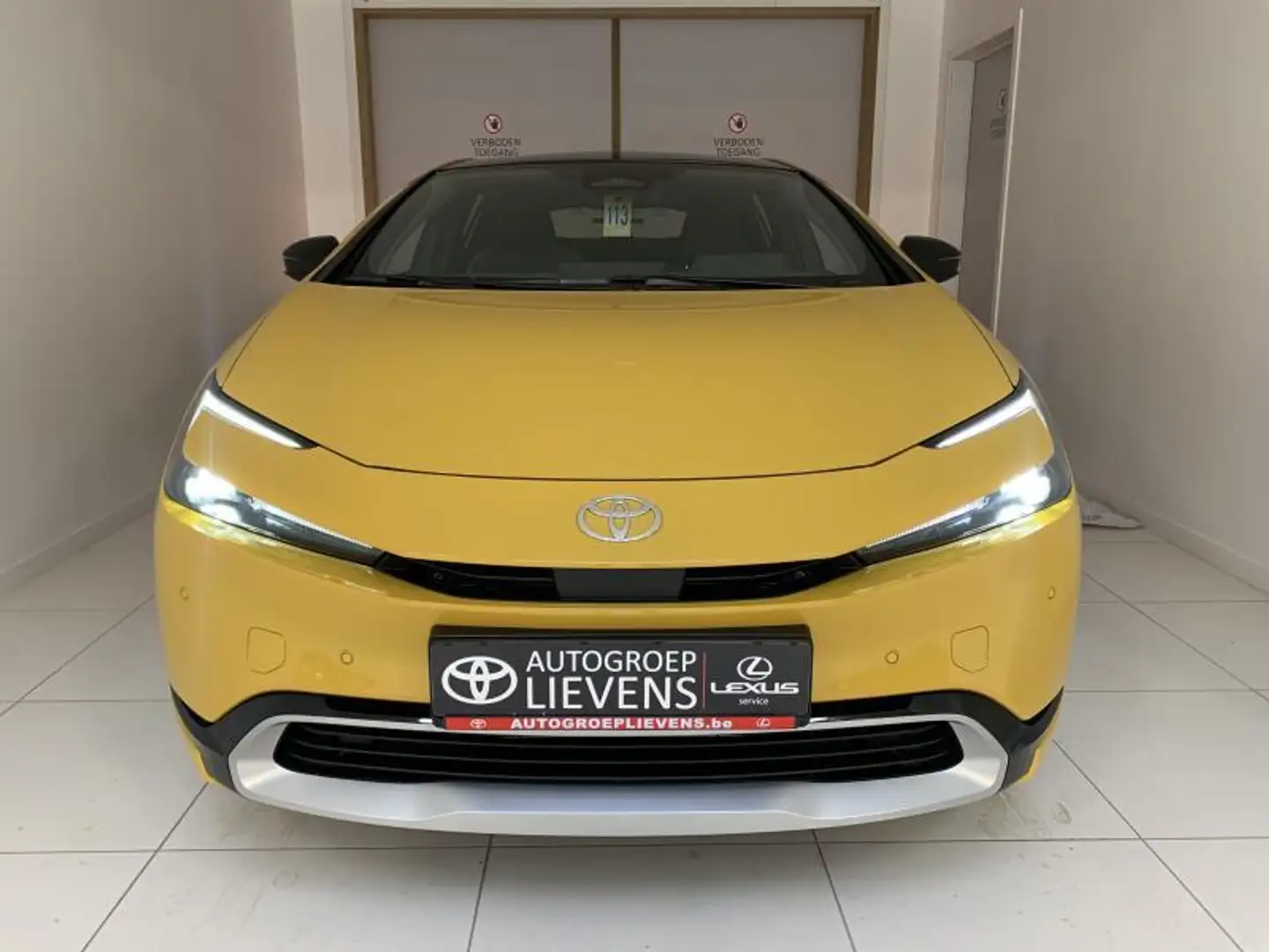 Toyota Prius Premium Plus žuta - 2