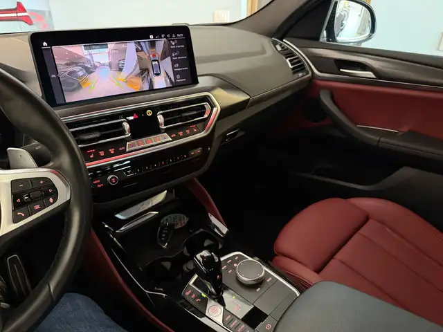 BMW X4 view 11