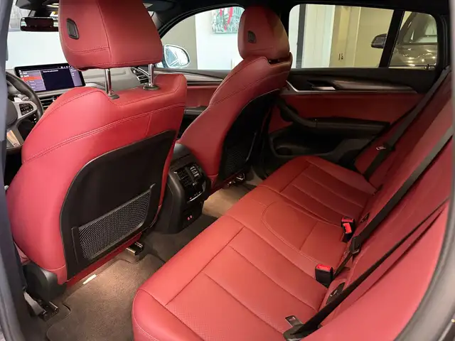 BMW X4 view 8