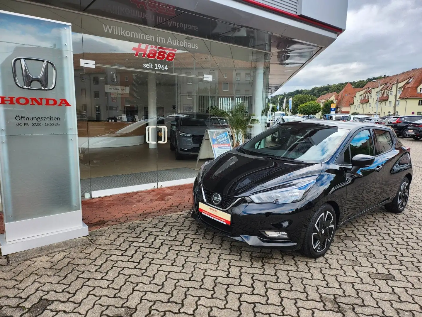 Nissan Micra 1,0 IG-T Xtron Graphite N-Way, Navi, SHZ Schwarz - 2