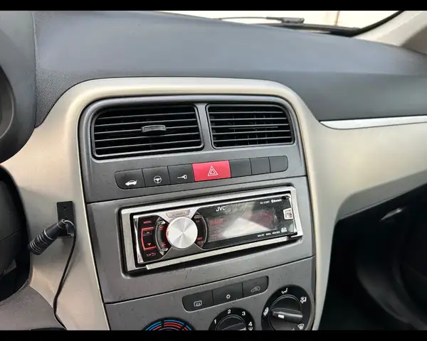 Fiat Grande Punto view 14