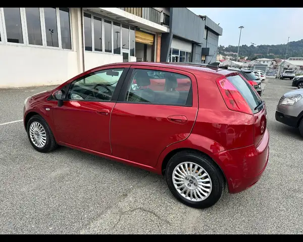 Fiat Grande Punto view 4