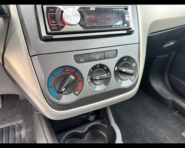 Fiat Grande Punto view 13