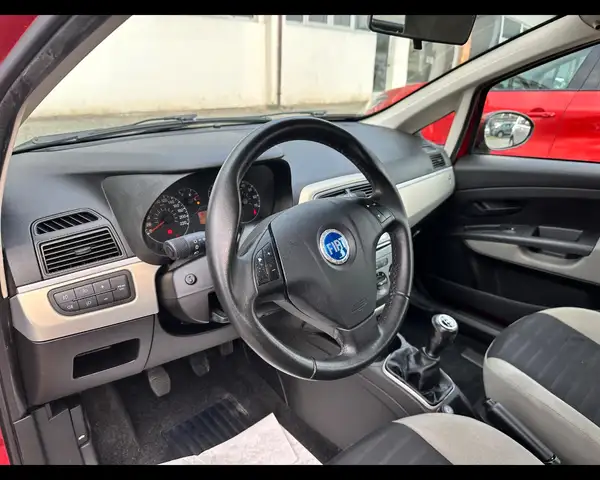 Fiat Grande Punto view 8