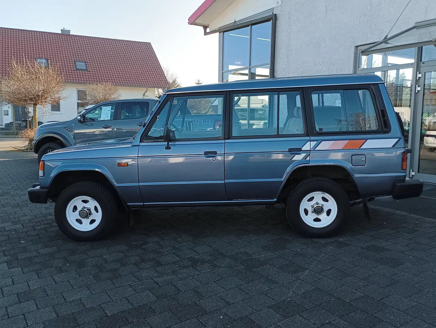 Mitsubishi Pajero 2600 Blau - 2