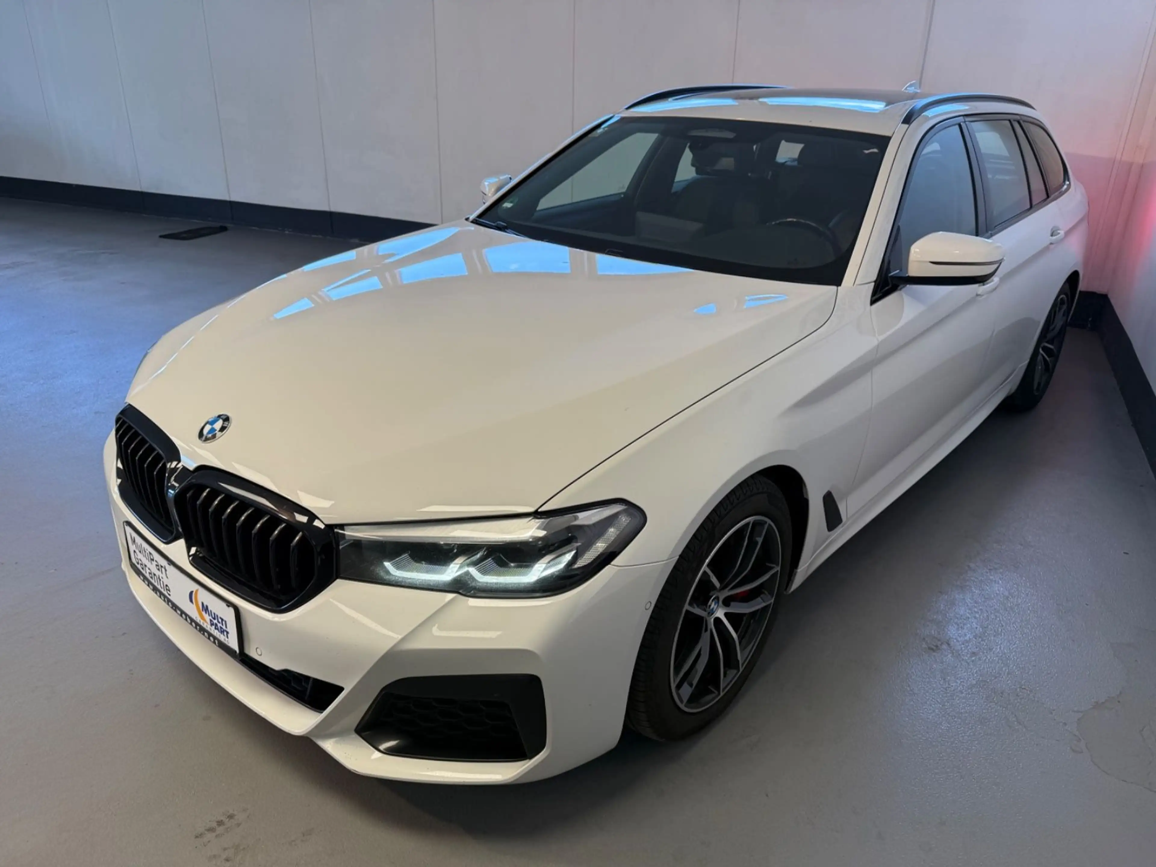 BMW 530 D X DRIVE M SPORT*LEDER*PANO*NAVI*BT*H&K*LED — photo 3