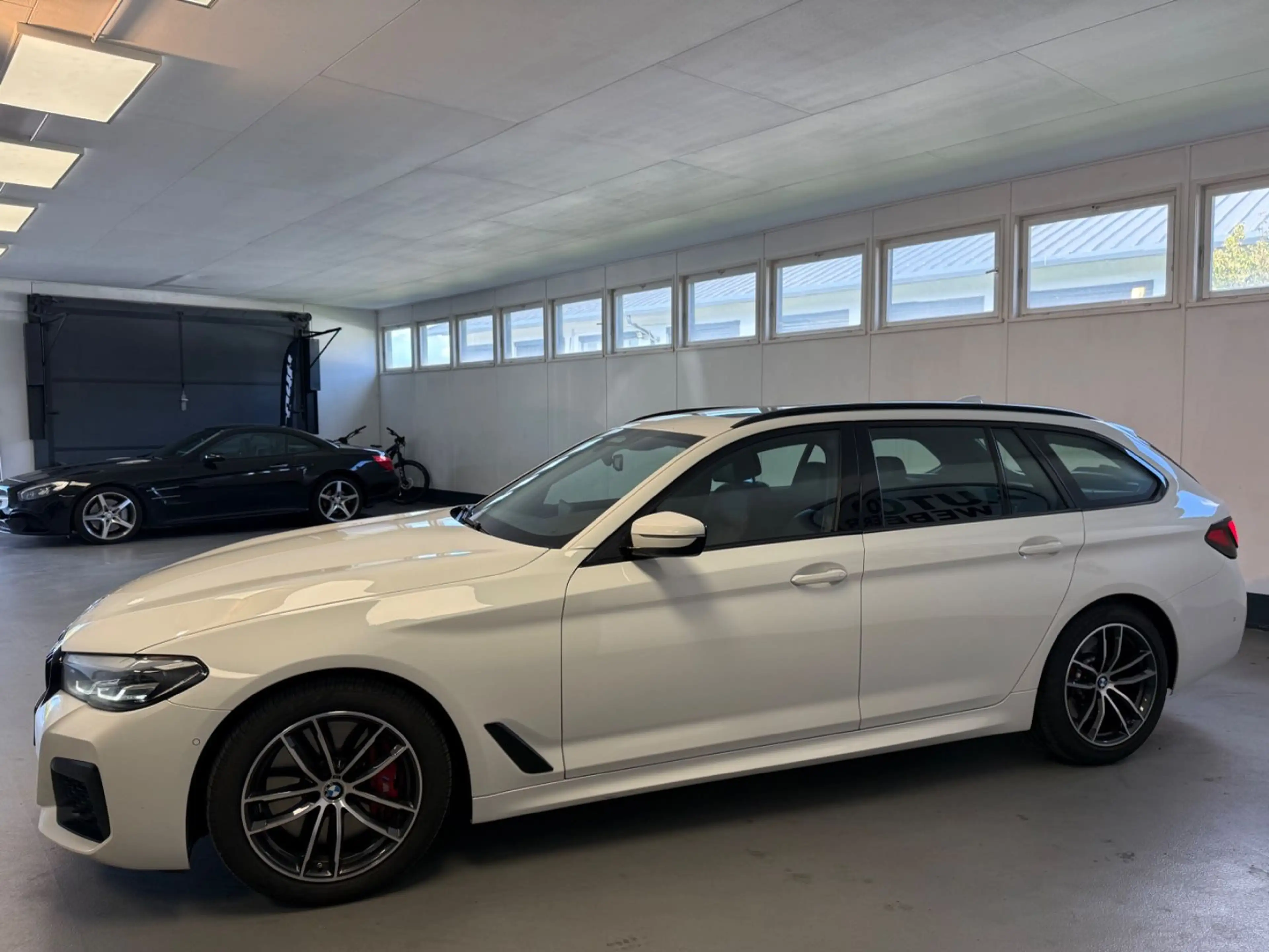 BMW 530 D X DRIVE M SPORT*LEDER*PANO*NAVI*BT*H&K*LED — photo 9