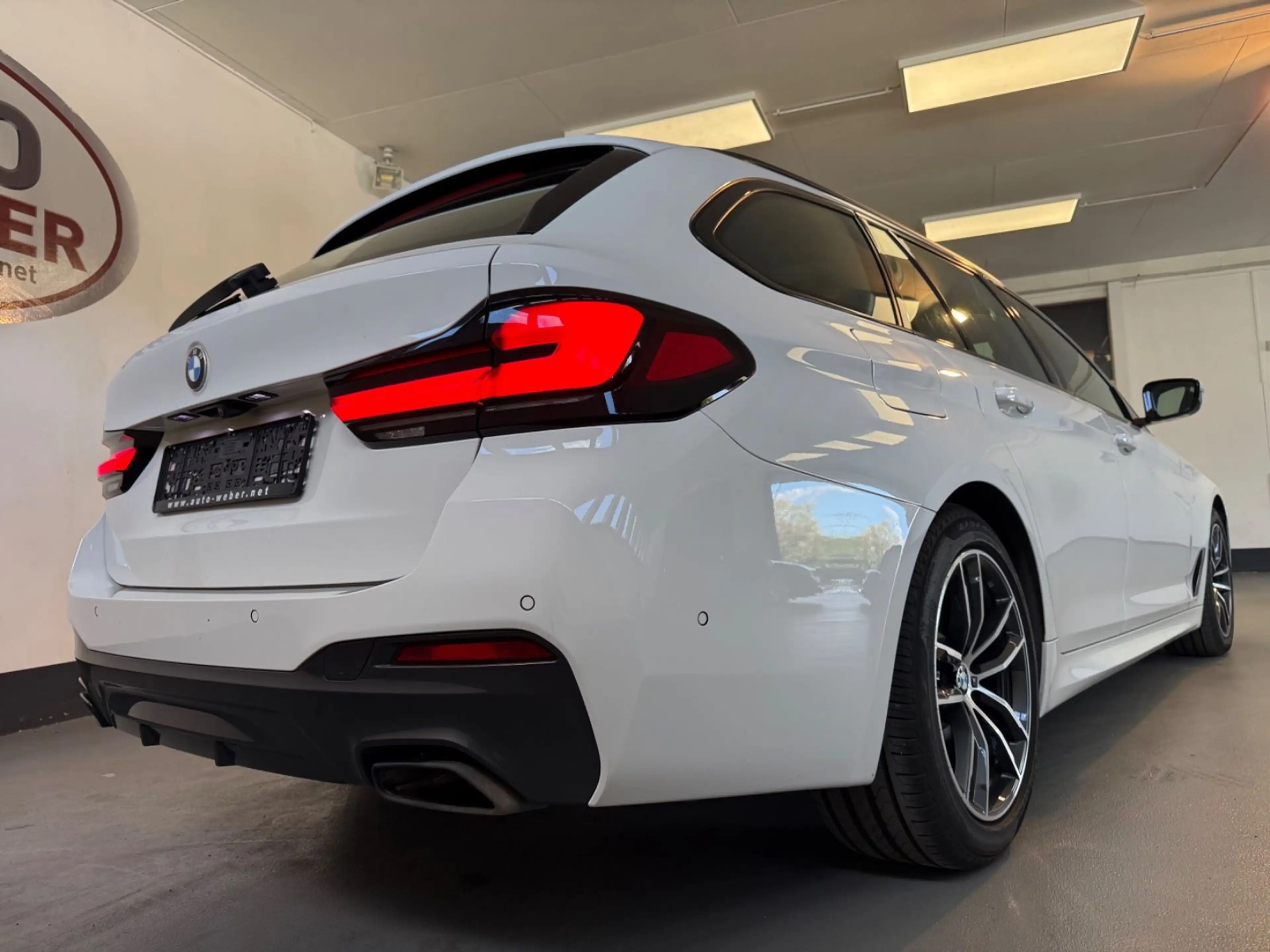 BMW 530 D X DRIVE M SPORT*LEDER*PANO*NAVI*BT*H&K*LED — photo 6
