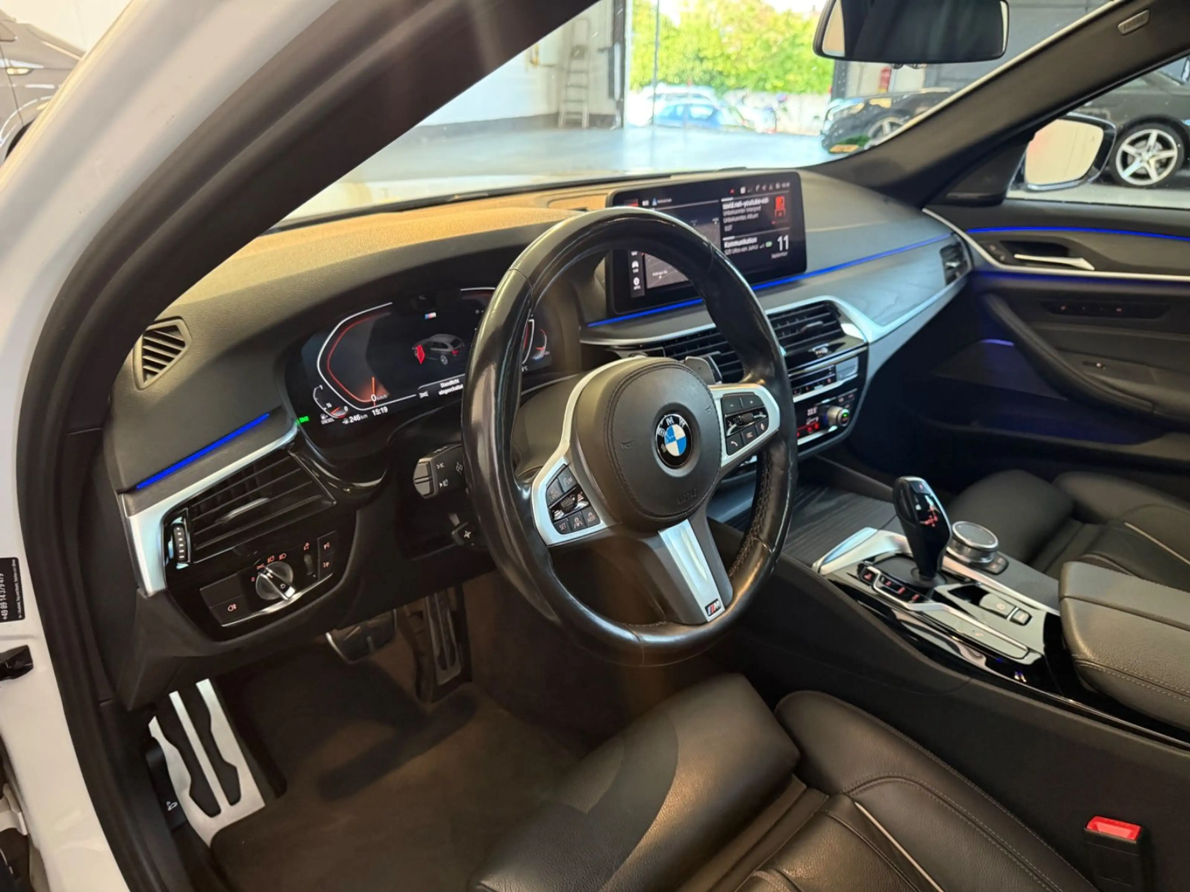 BMW 530 D X DRIVE M SPORT*LEDER*PANO*NAVI*BT*H&K*LED — photo 4