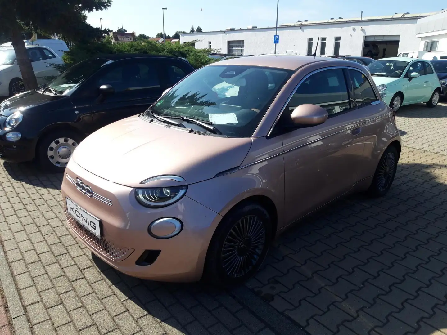 Fiat 500e MY22 Icon 320 Reichweite Elektro Automatik Gold - 1
