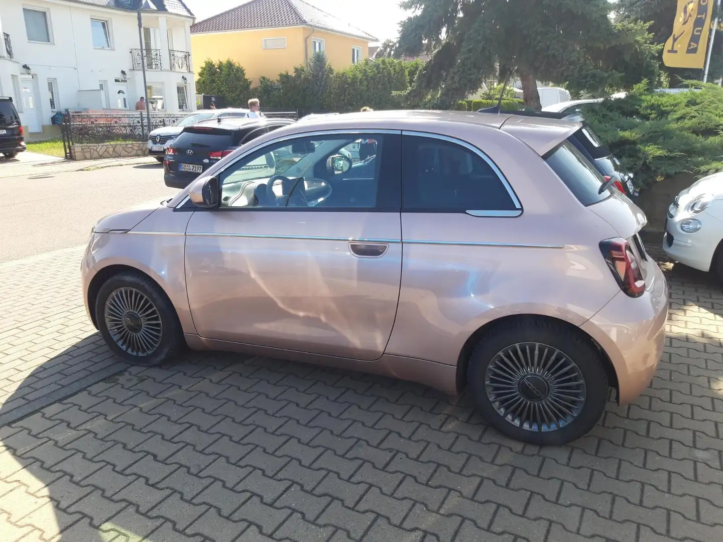 Fiat 500e MY22 Icon 320 Reichweite Elektro Automatik Gold - 2
