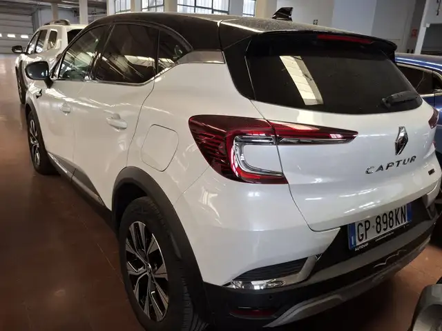 Renault Captur view 4