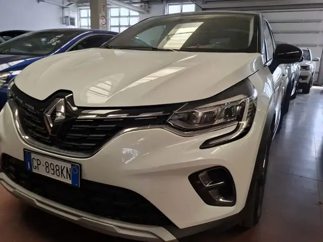 Renault Captur view 3