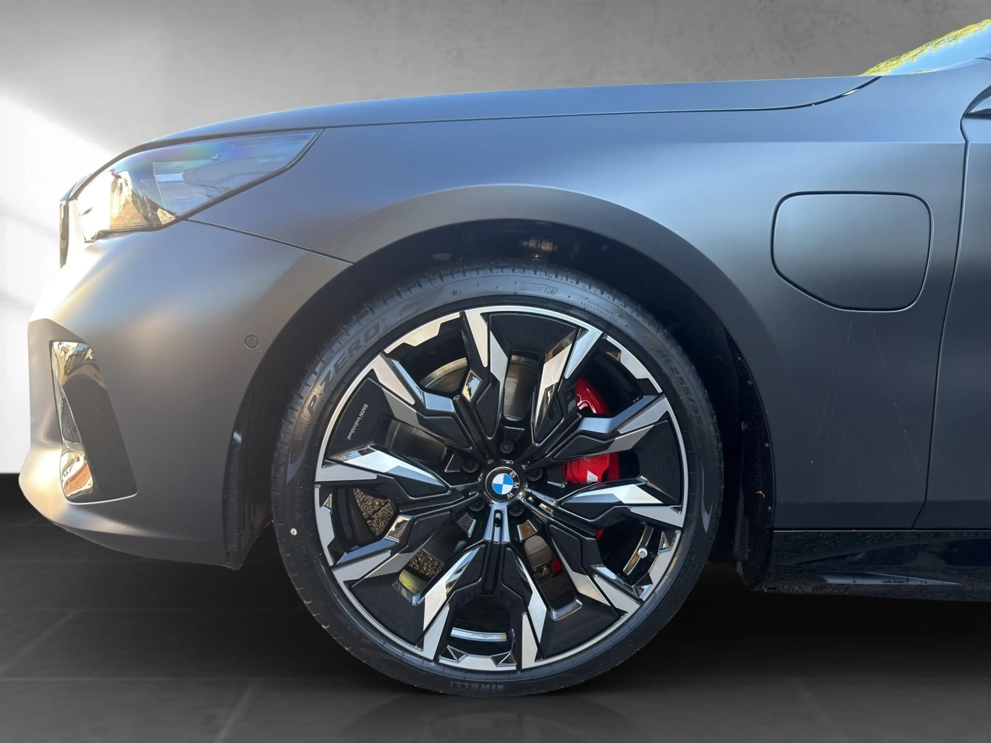 BMW 550 e xDrive Touring A — photo 9