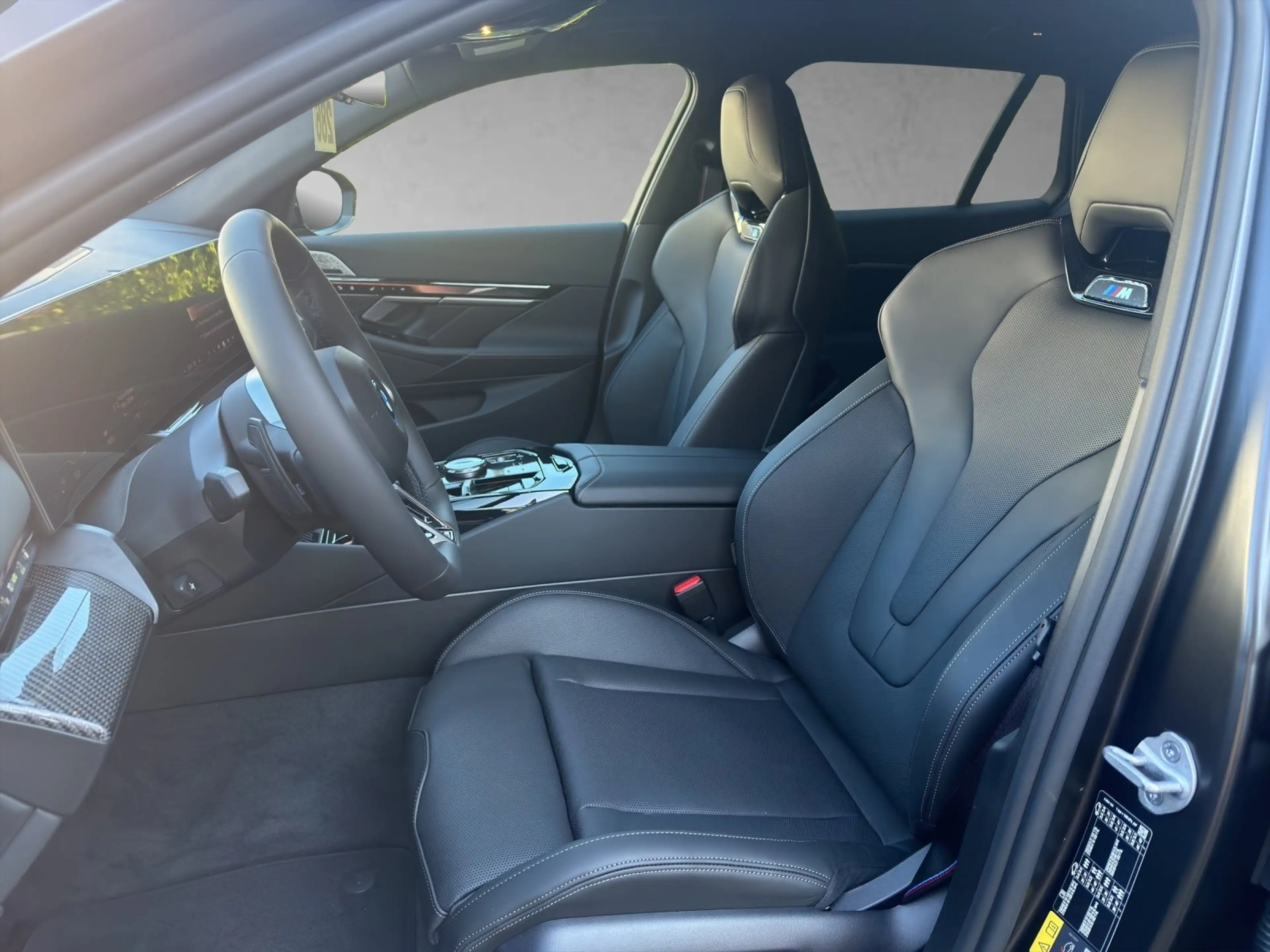 BMW 550 e xDrive Touring A — photo 10