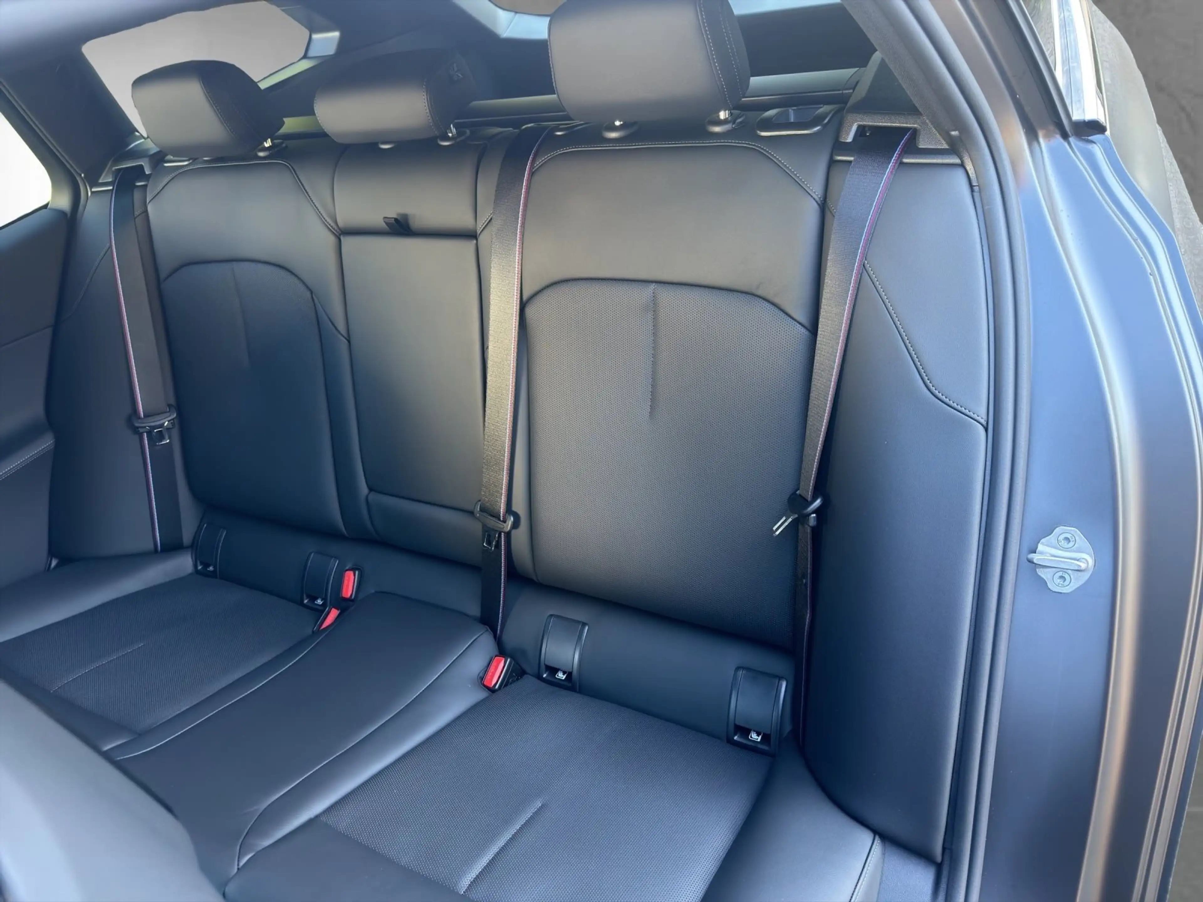 BMW 550 e xDrive Touring A — photo 12