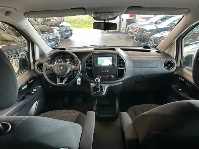 Mercedes-Benz Vito view 9