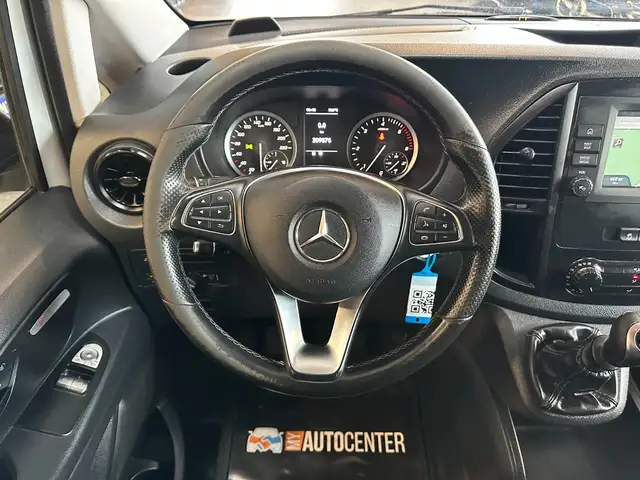 Mercedes-Benz Vito view 11