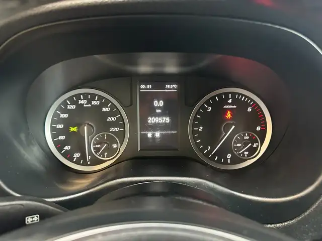 Mercedes-Benz Vito view 13