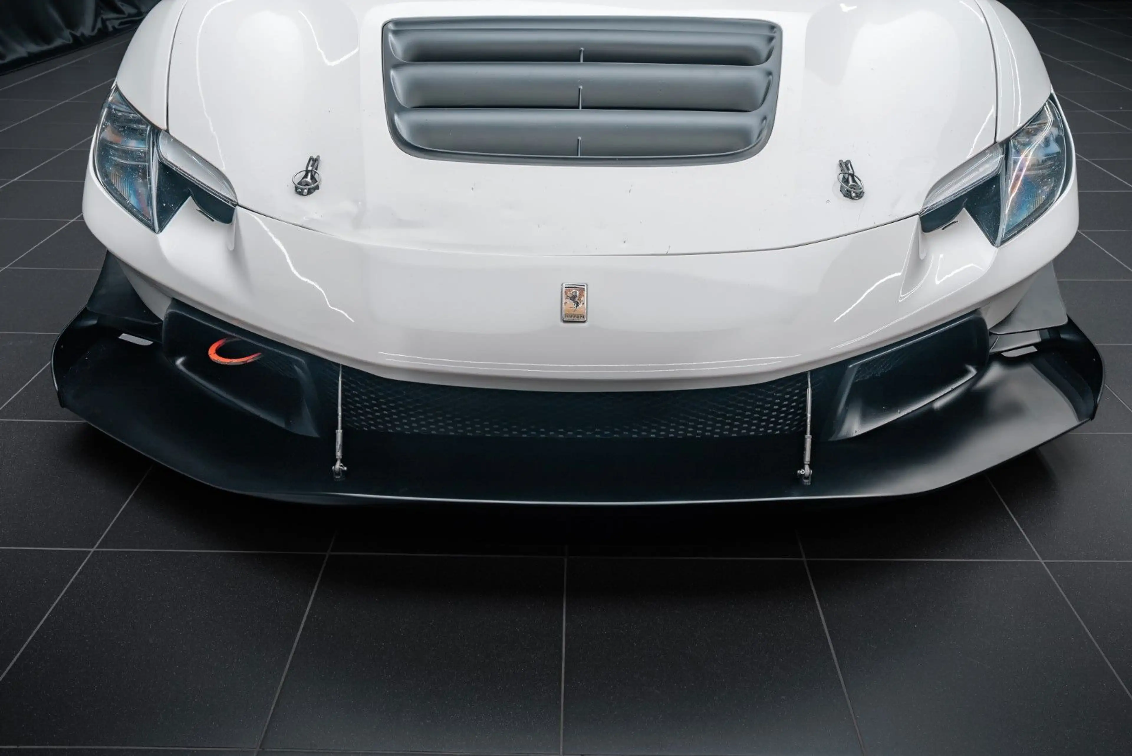 Ferrari 296 GTB 296 Challenge TOP/PASSENGER SEAT/SILENCERS — photo 10