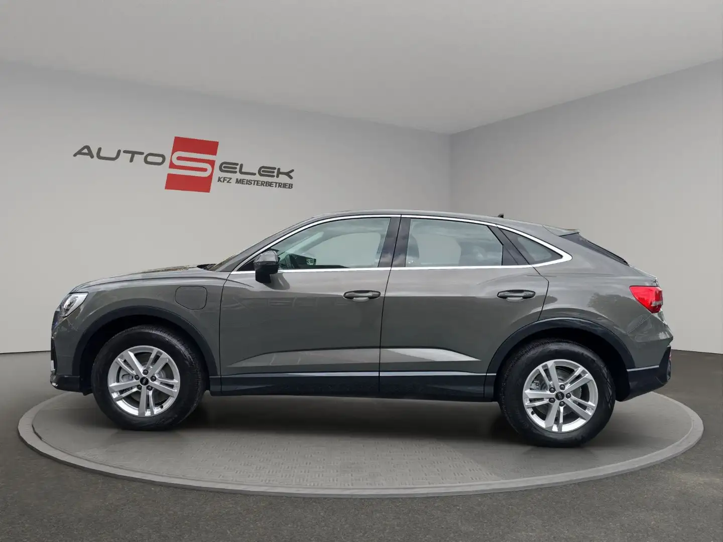Audi Q3 Sportback 45 TFSI e basis(EURO6d) Grau - 2