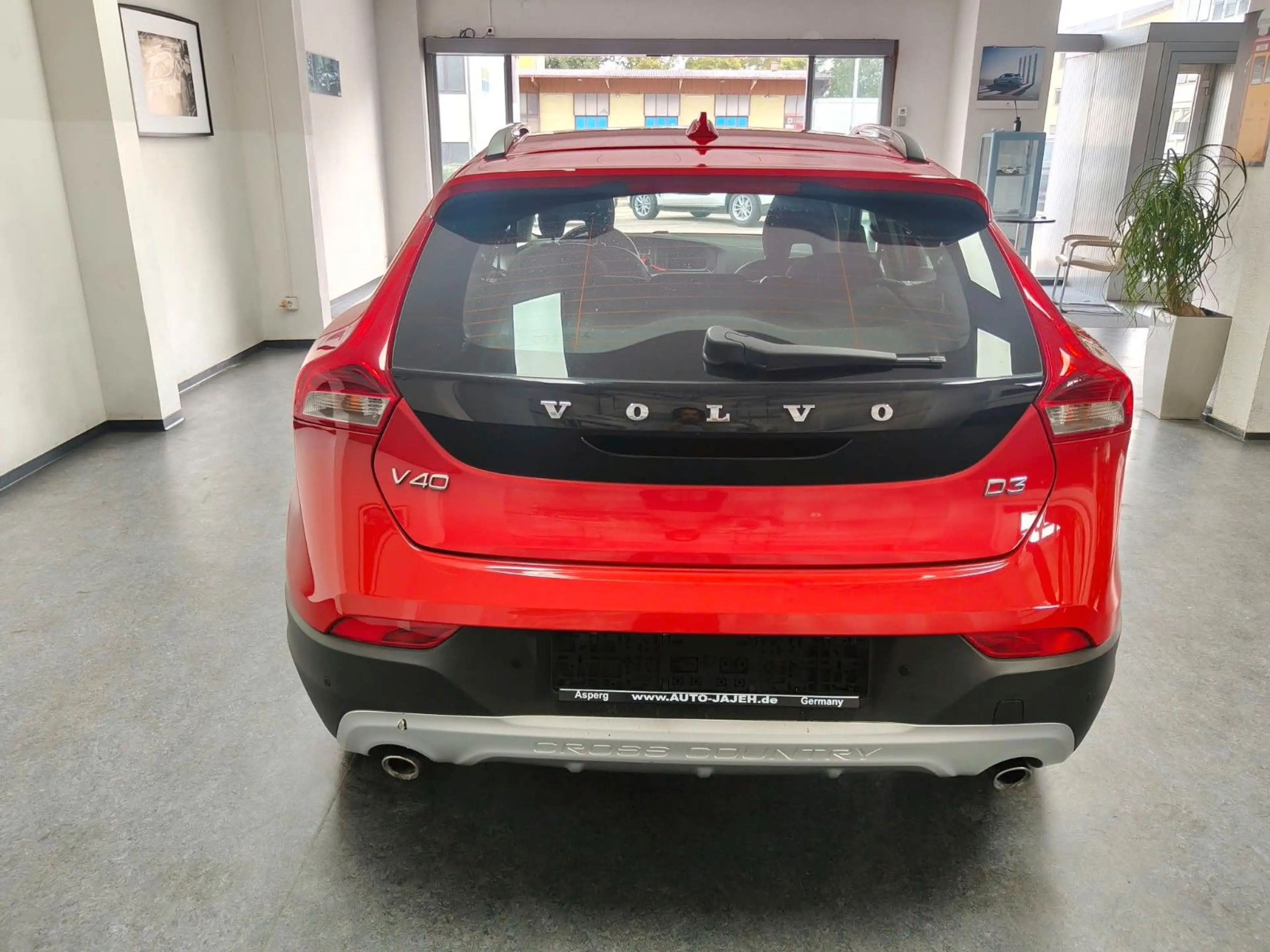 Volvo V40 Cross Country D3 Plus PDC TÜV 09/2028 — photo 6