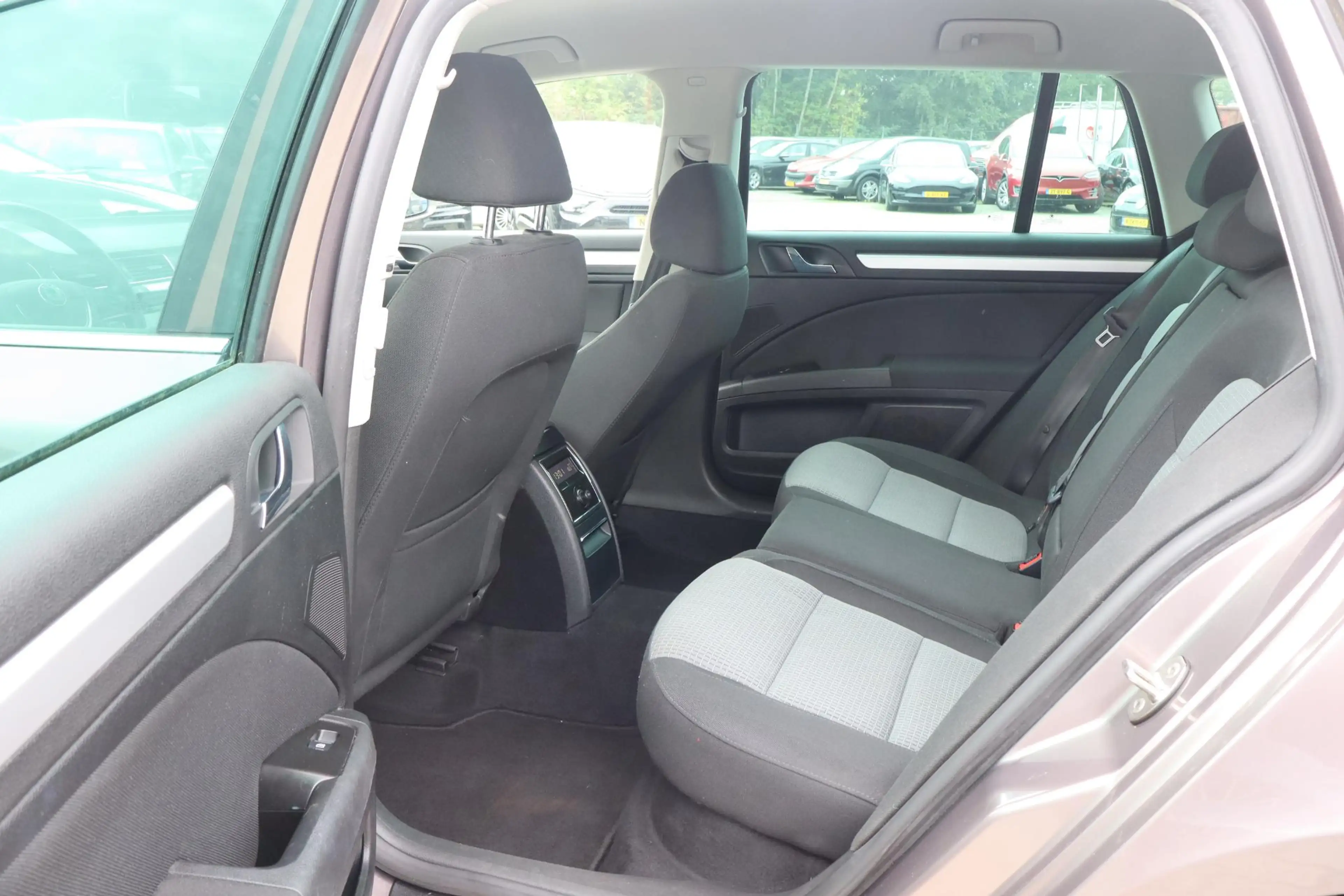 Skoda Superb Combi 1.8 TSI Ambition Business Line | Climate con — photo 23