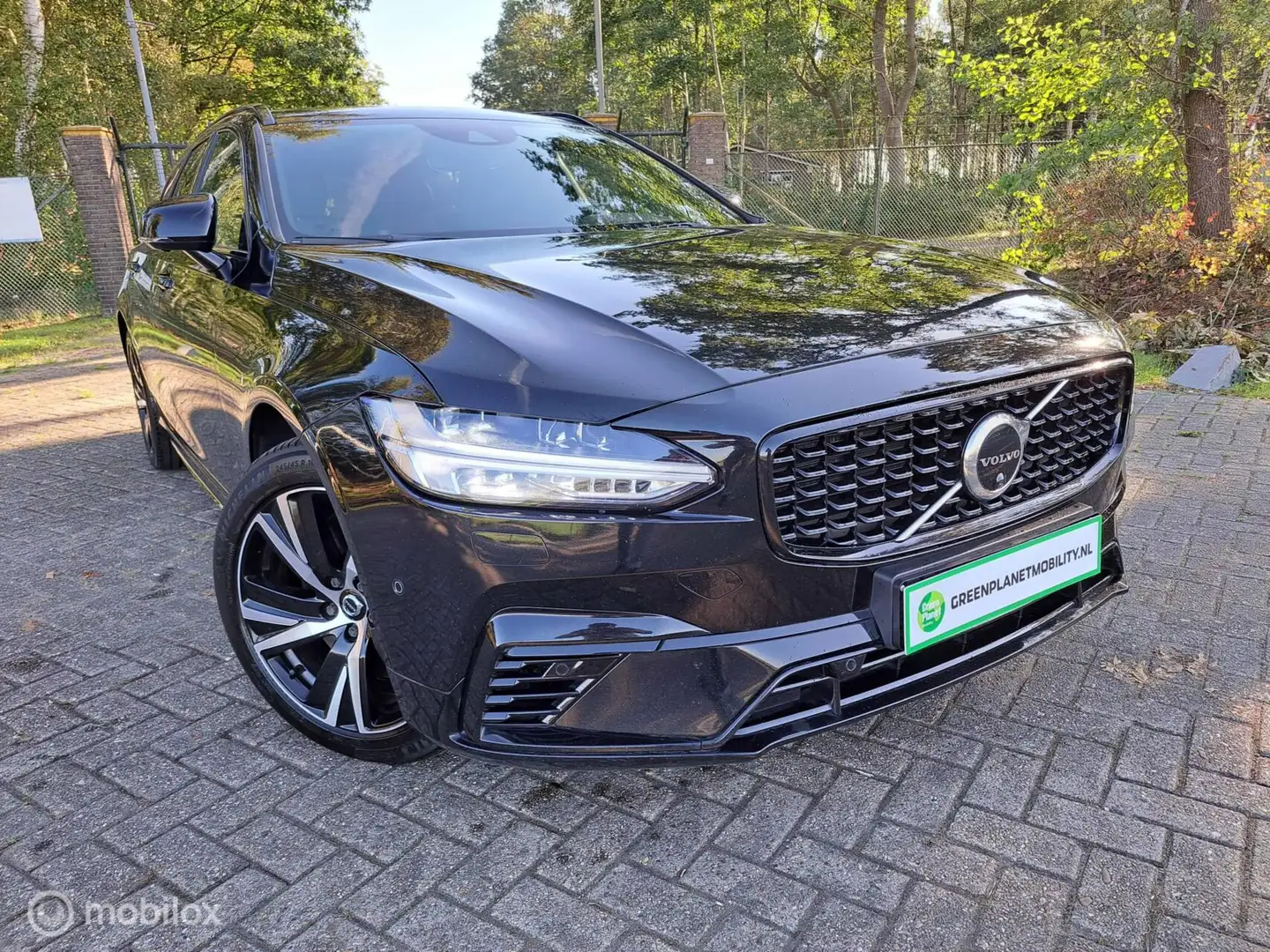 Volvo V90 2.0 T6 AWD R-Design|Pano|Trekhaak Schwarz - 2