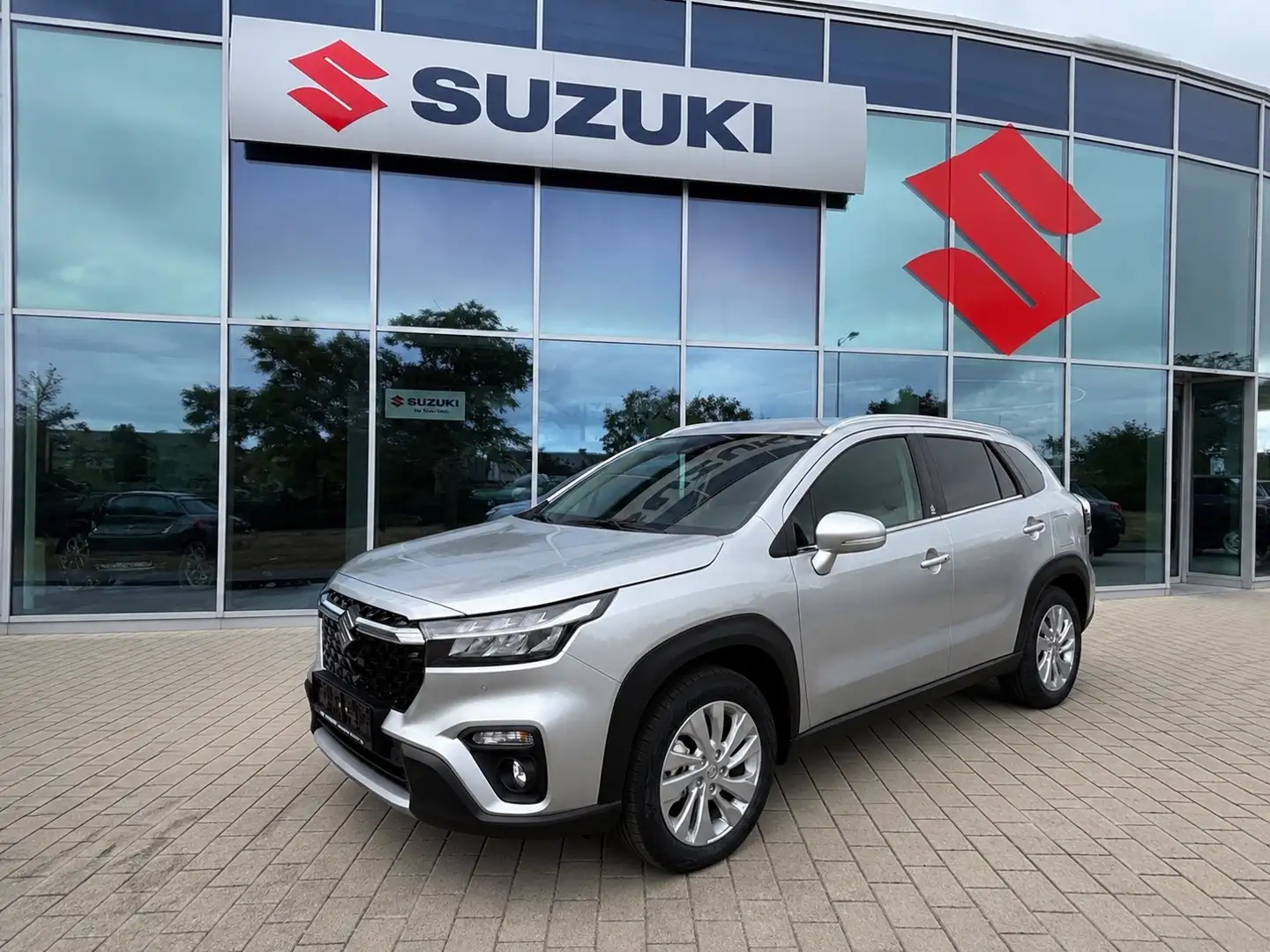 Suzuki S-Cross 1.4 GL+ Hybrid shine Silber - 1