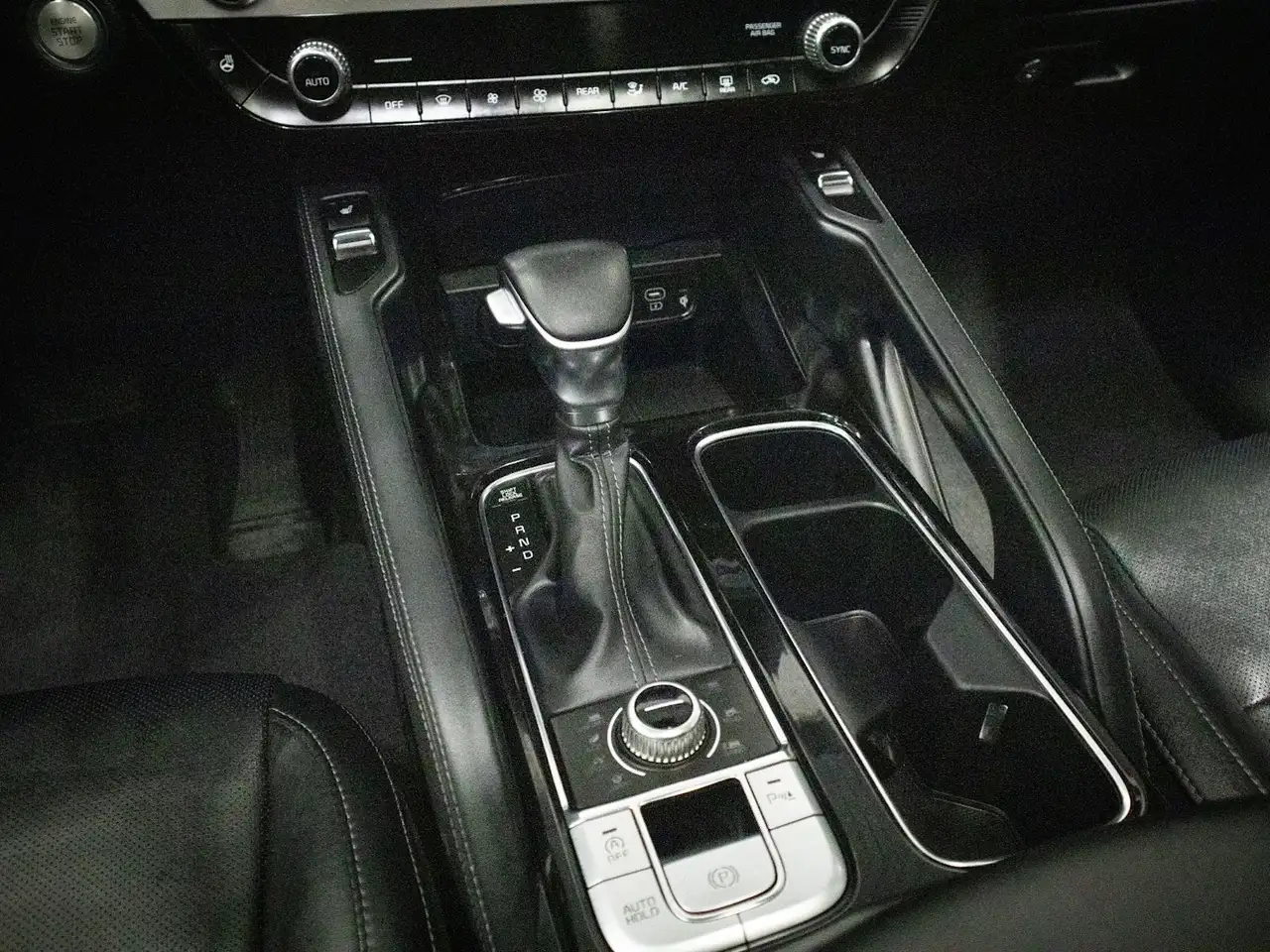 Kia Telluride снимка Kia Telluride