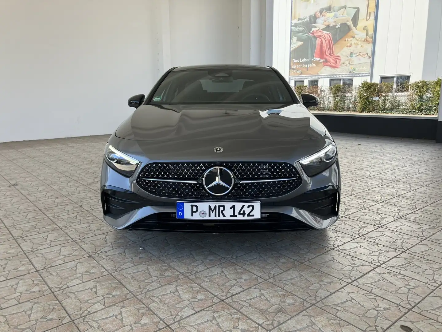 Mercedes-Benz A 220 A 220 d Limousine AMG Line/Pano.-Dach/Multibeam Серый - 2
