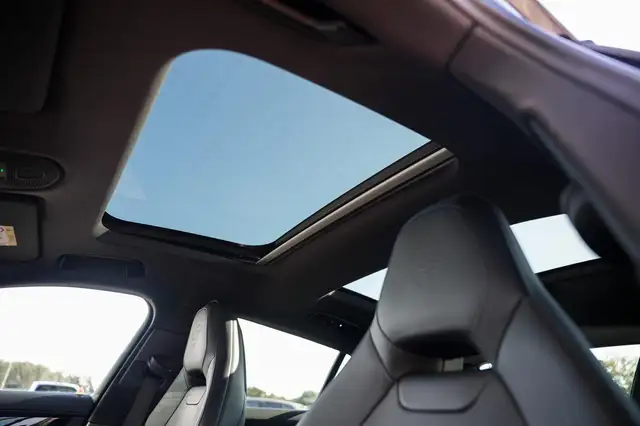 Porsche Panamera view 13