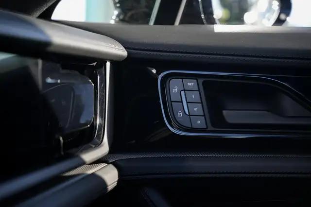 Porsche Panamera view 19