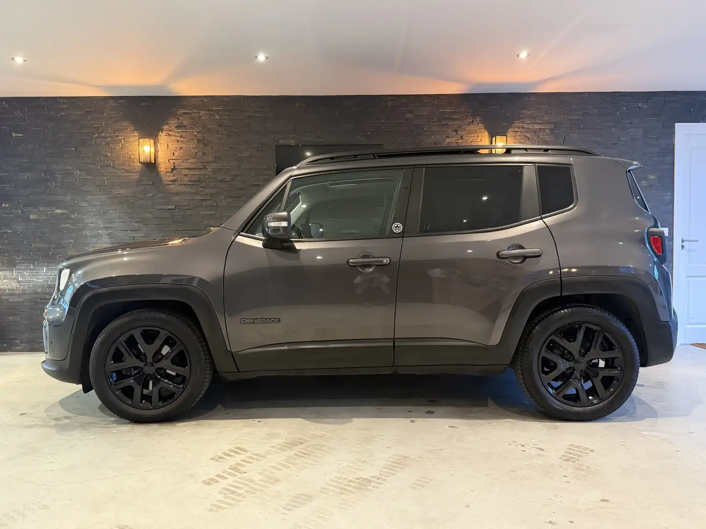 Jeep Renegade 1.3T Limited Bj: 2020 / Panoramadak / Automaat Grijs - 2