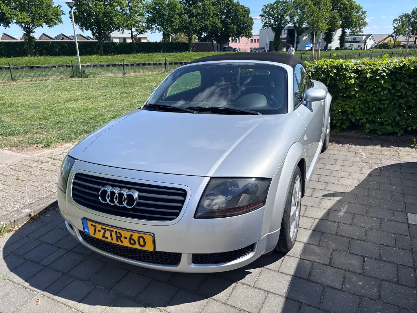 Audi TT 1.8 5V Turbo Grijs - 1