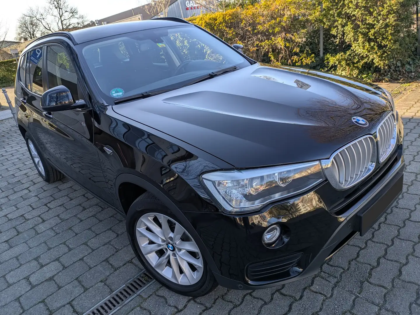BMW X3 xDrive35i Aut. / Head Up / 8x Bereift Schwarz - 2