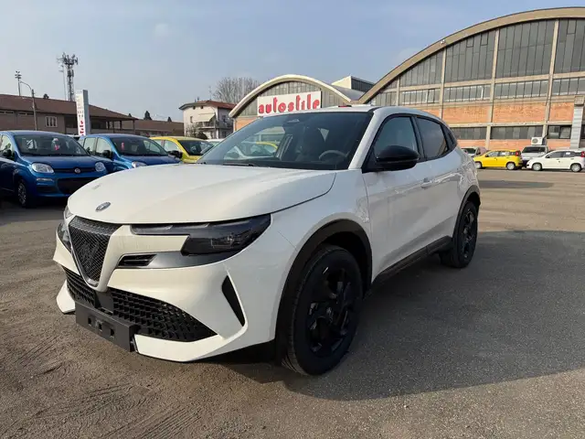 Alfa Romeo Junior 1.2 145CV Hybrid eDCT6 ibrida Sprint