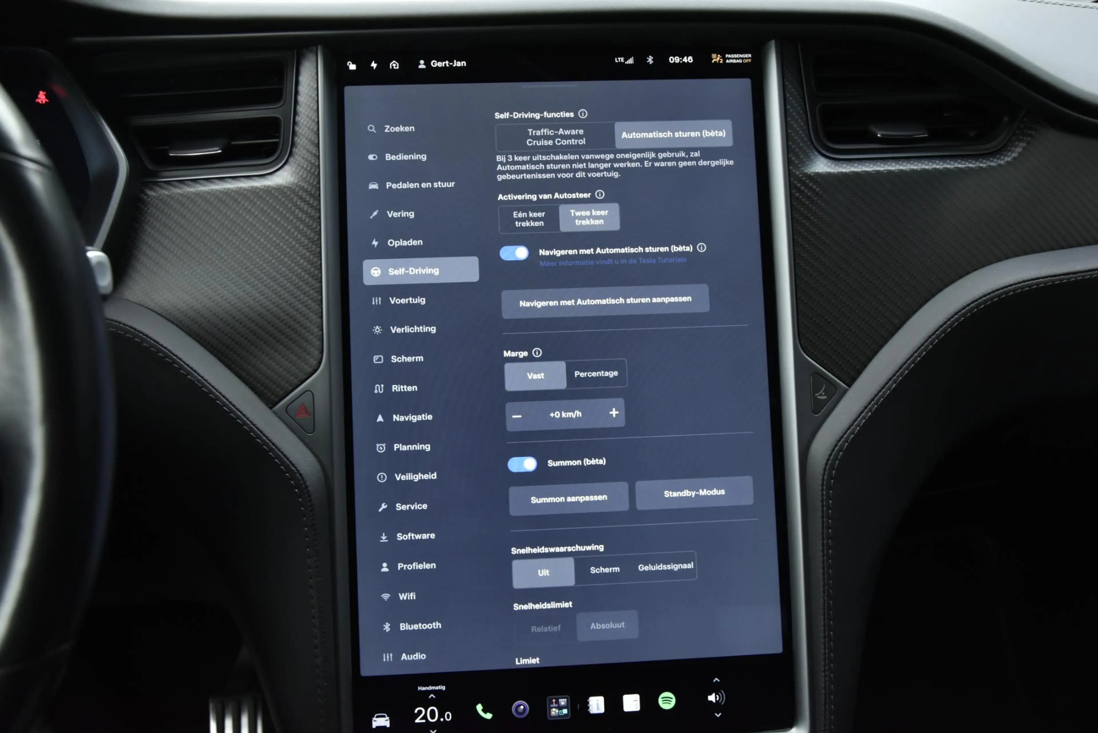 Tesla Model X 100D 7-persoons — photo 14