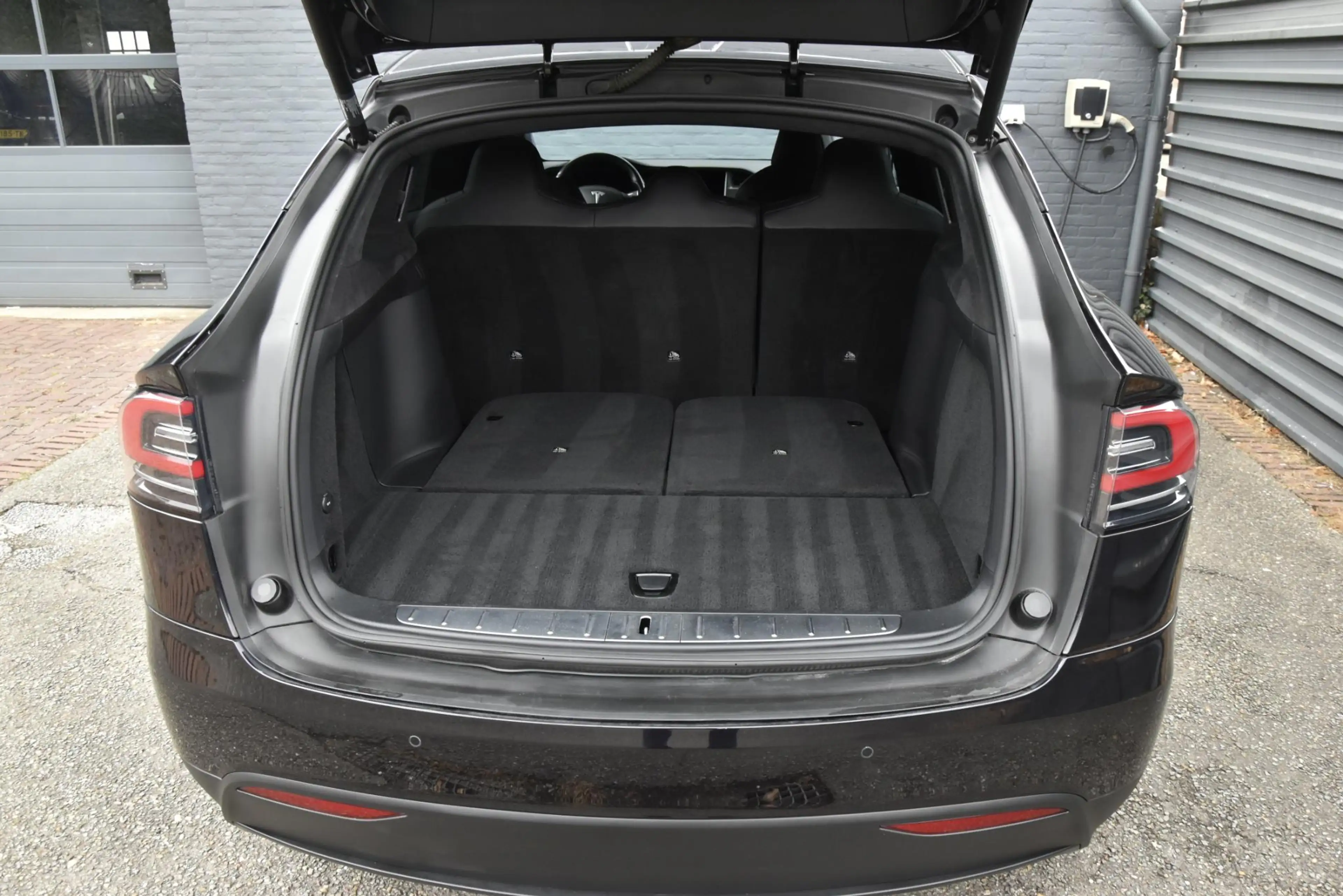 Tesla Model X 100D 7-persoons — photo 12