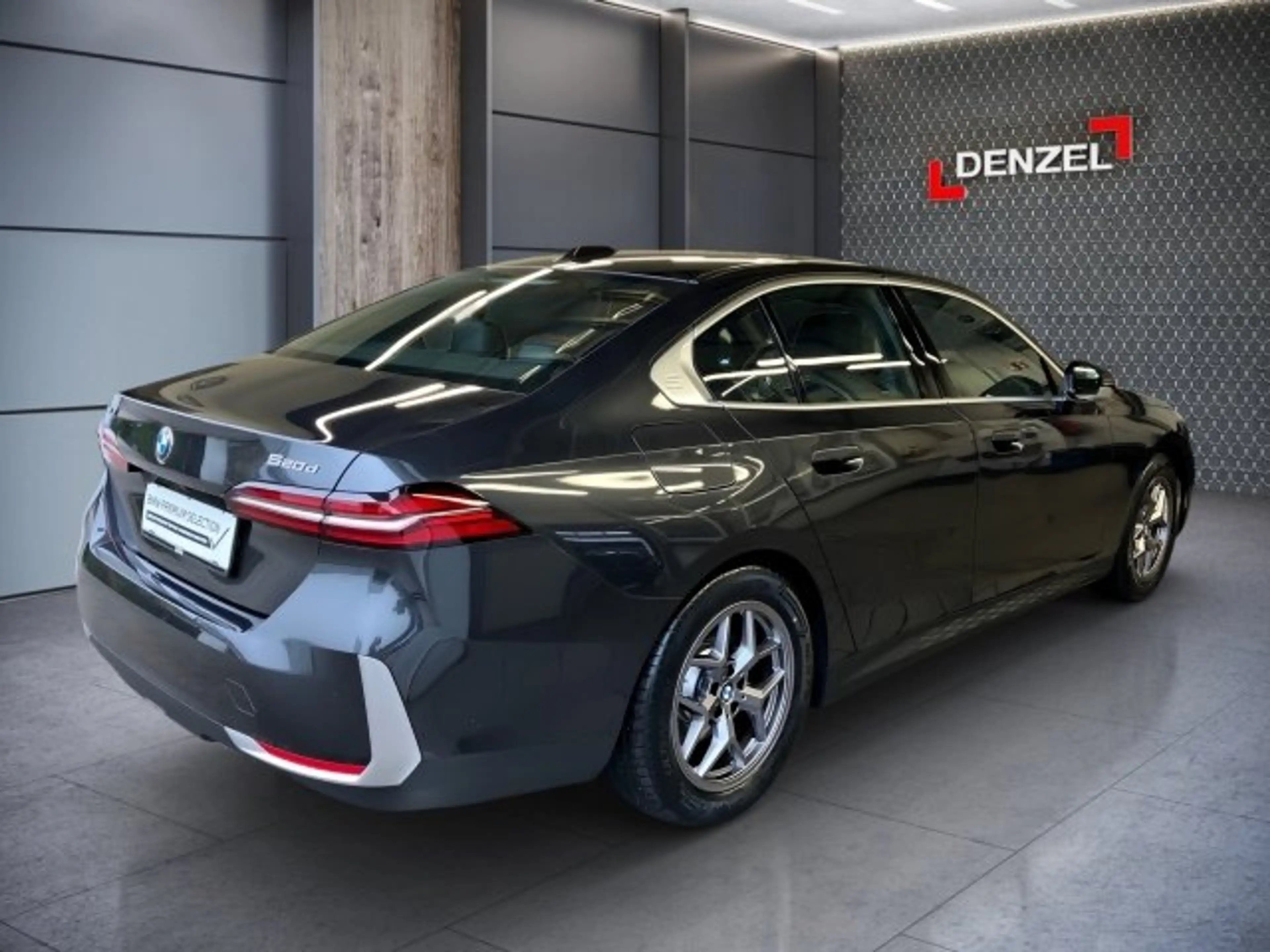 BMW 520 d xDrive Limousine G60 B47 — photo 4