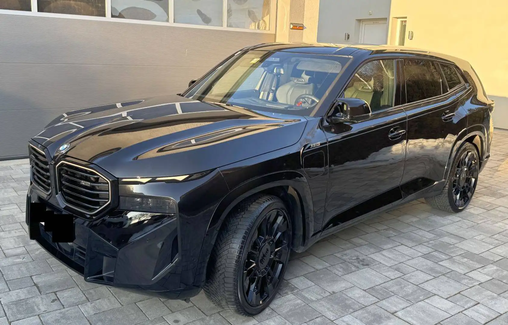 BMW XM Hybrid Elektro/Benzin, B&W, 23", UST-ausweisbar Softclose, Garantie100tkm, Adapt. Fahrwerk, M-Sport, AHV, all black 23" Schwarz - 2