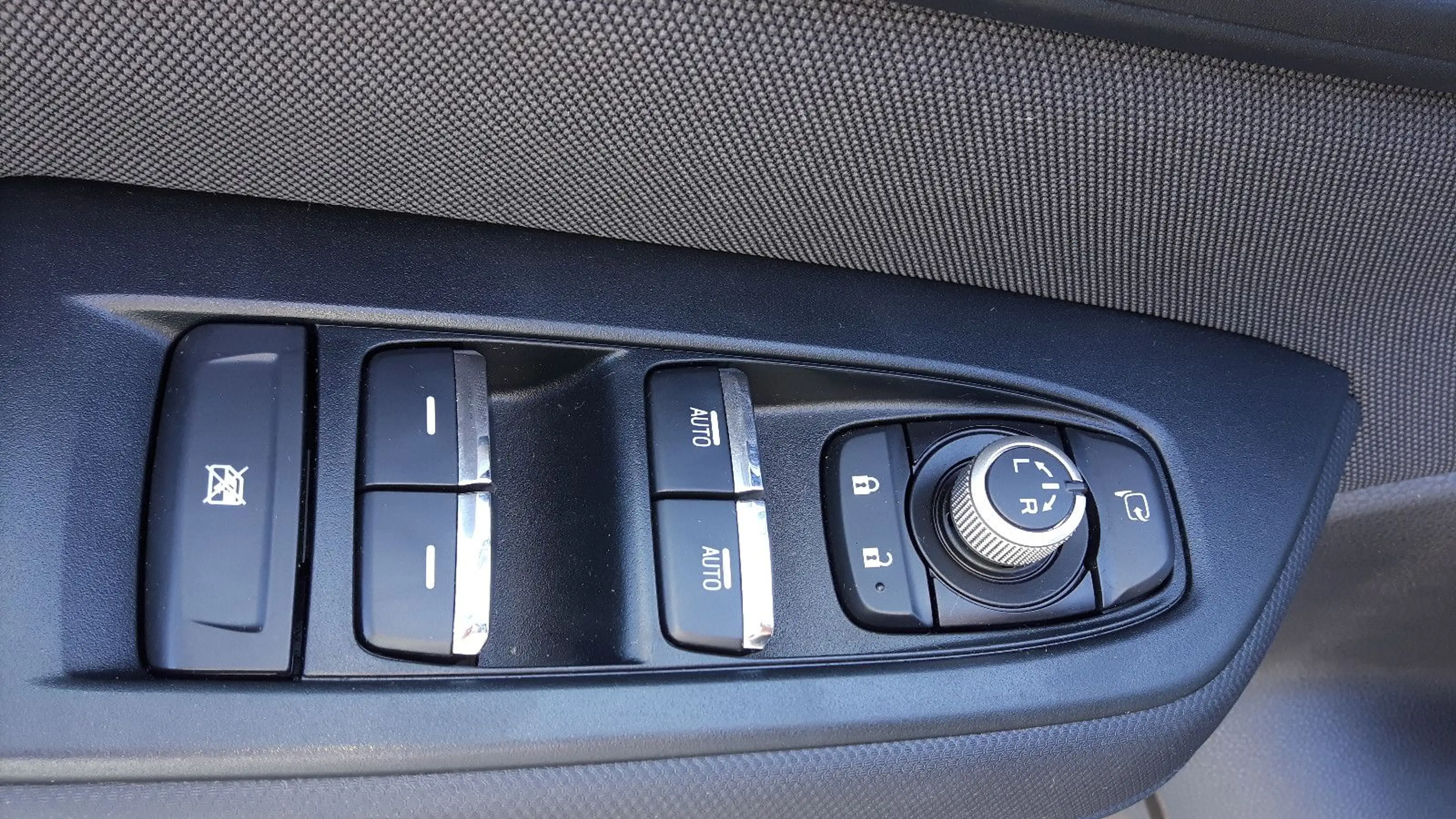 Subaru Forester 2.0 ie BOXER Exclusive Lineartr. — photo 6