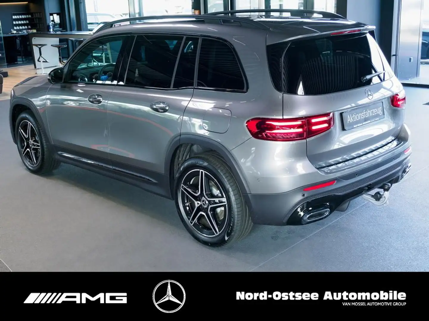 Mercedes-Benz GLB 200 AMG PANO NIGHT 7-SITZER AHK SOUND Grau - 2