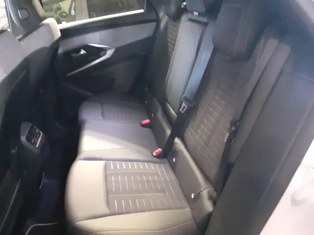 Peugeot 3008 view 10